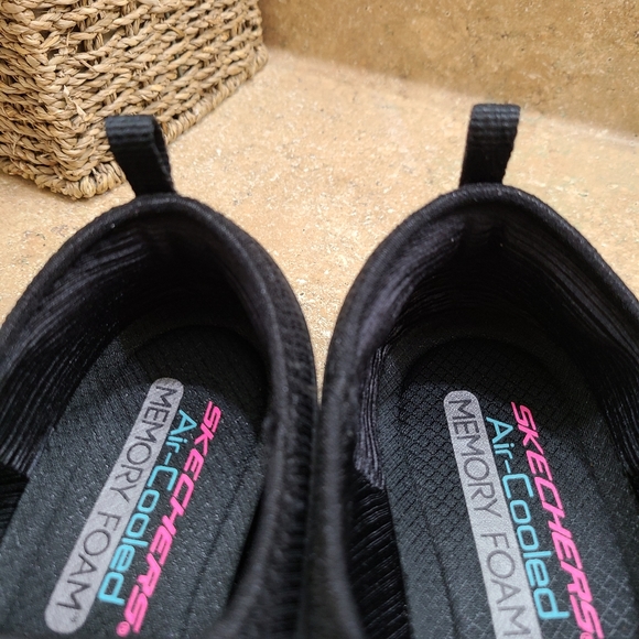 Skechers Women's Black Memory Foam Slip On Comfort Sneakers Shoes Size 9 - Picture 6 of 10